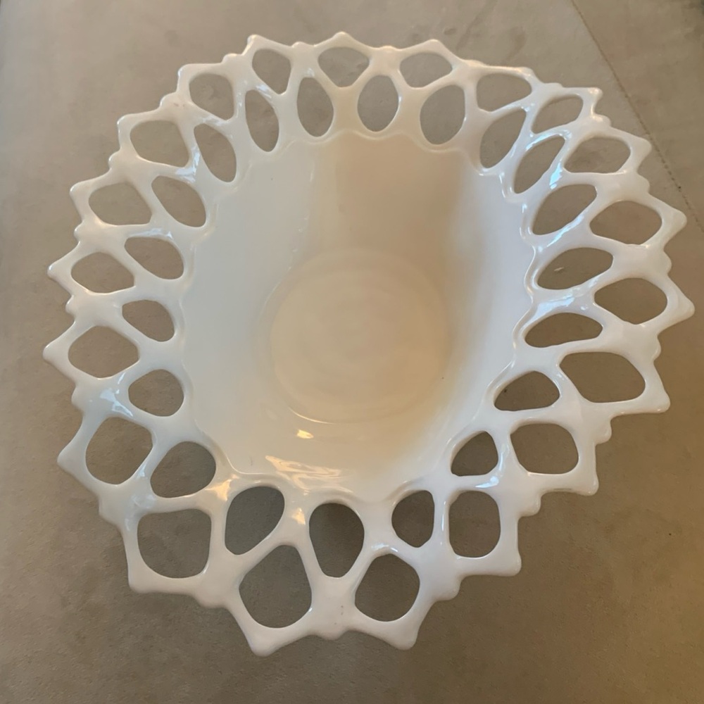 Mid Century White Milk Glass Centerpiece Bowl Westmoreland Doric Open Lace 14X11 - Picture 3 of 8